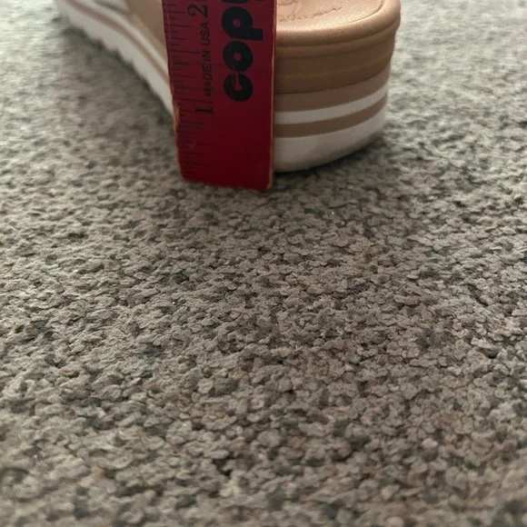 Reef  white beige horizon platform sandals - Picture 7 of 9